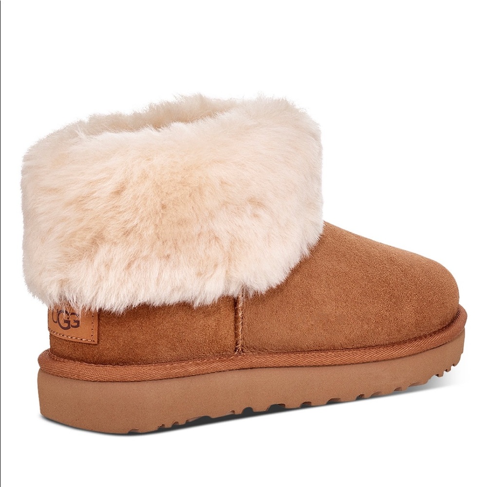 Classic UGG Mini Boot Size 10 Brown chestnut